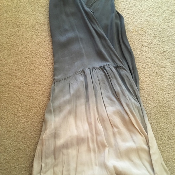 AE “don’t ask why”ombré navy/white ruffled dress - Picture 3 of 3